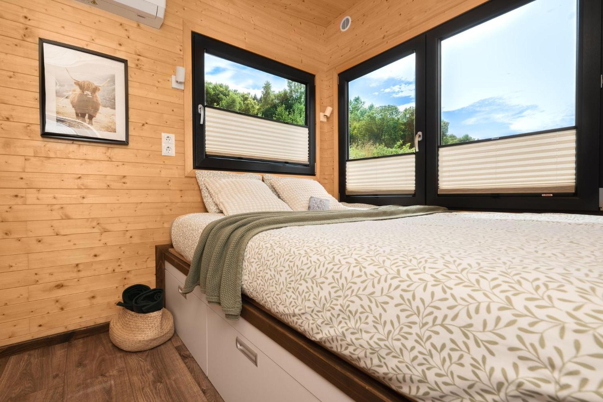 Aurora Hill Camping *